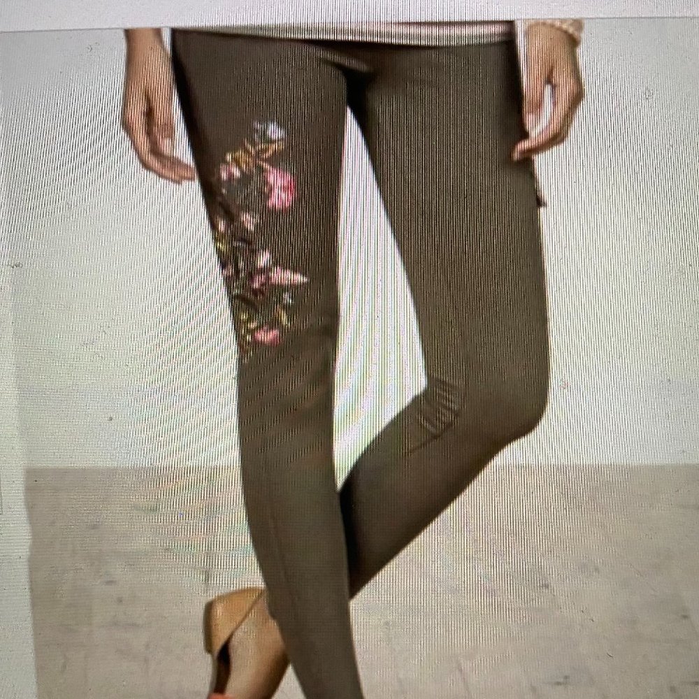NWT MATILDA JANE - Women’s Scouts Honor Pants Embroidered Floral Olive - Sz L